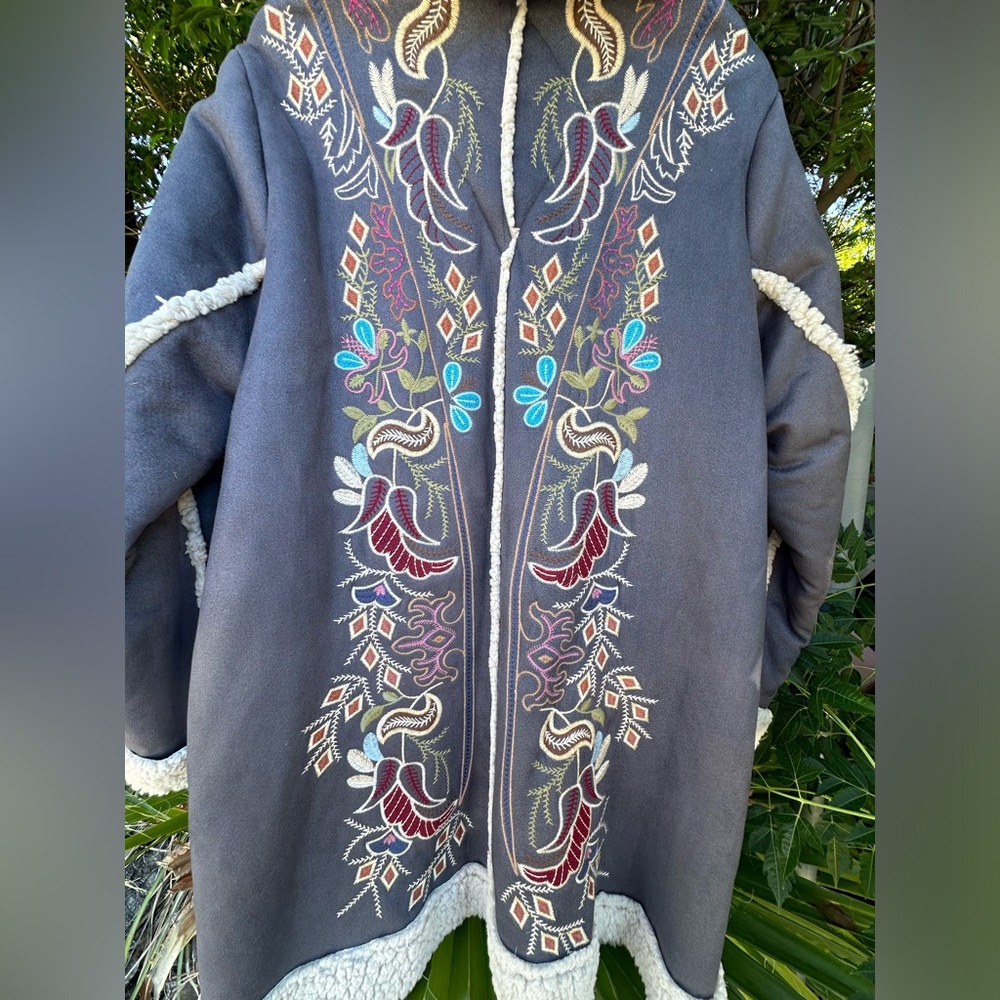 ❄️Gorgeous Johnny Was Cream/Gray  Embroidered Jacket